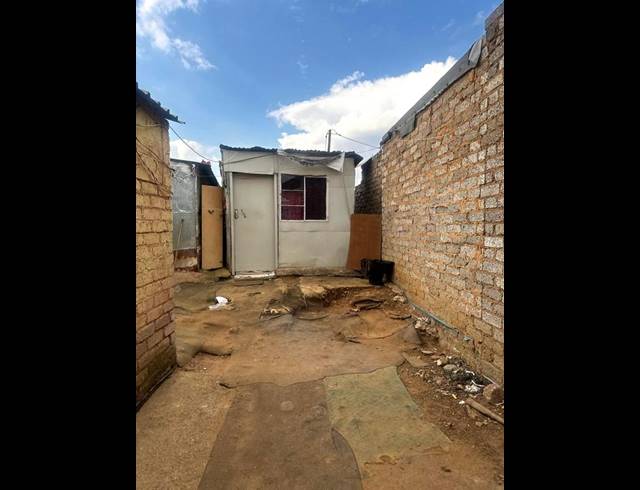 2 BEDROOM HOUSE FOR SALE IN DEVLAND